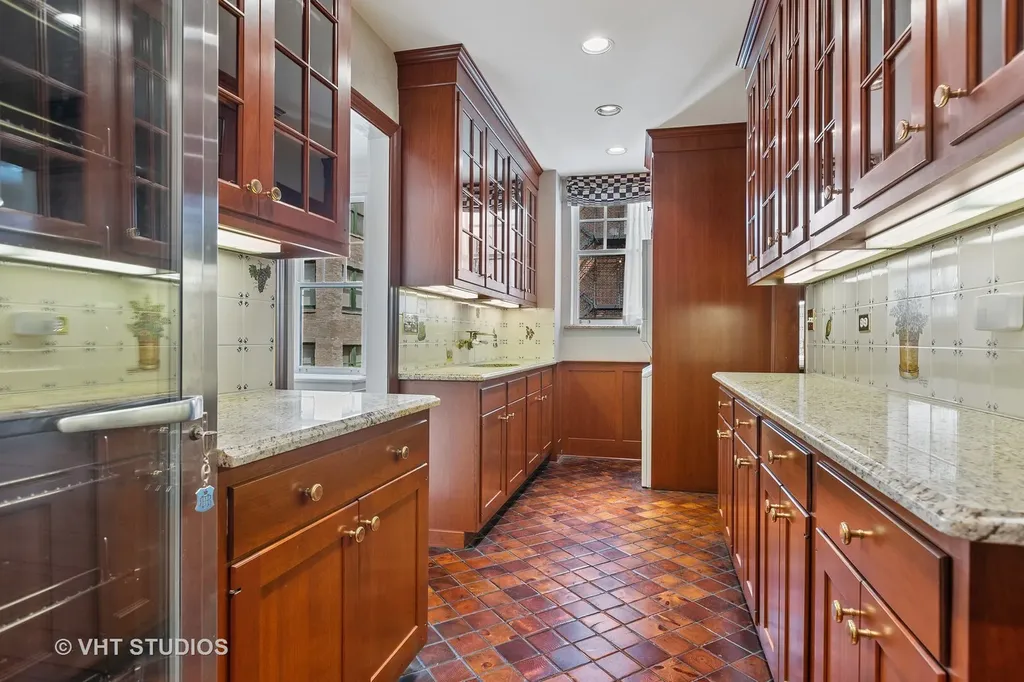 220 East Walton Place Chicago IL 60611