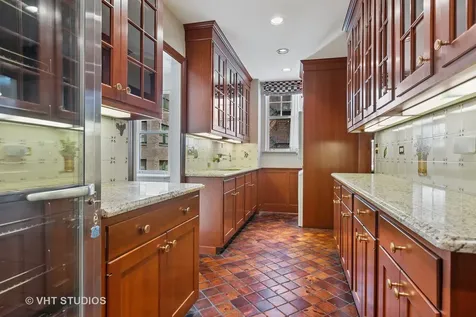 220 East Walton Place Chicago IL 60611
