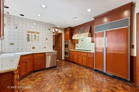 220 East Walton Place Chicago IL 60611