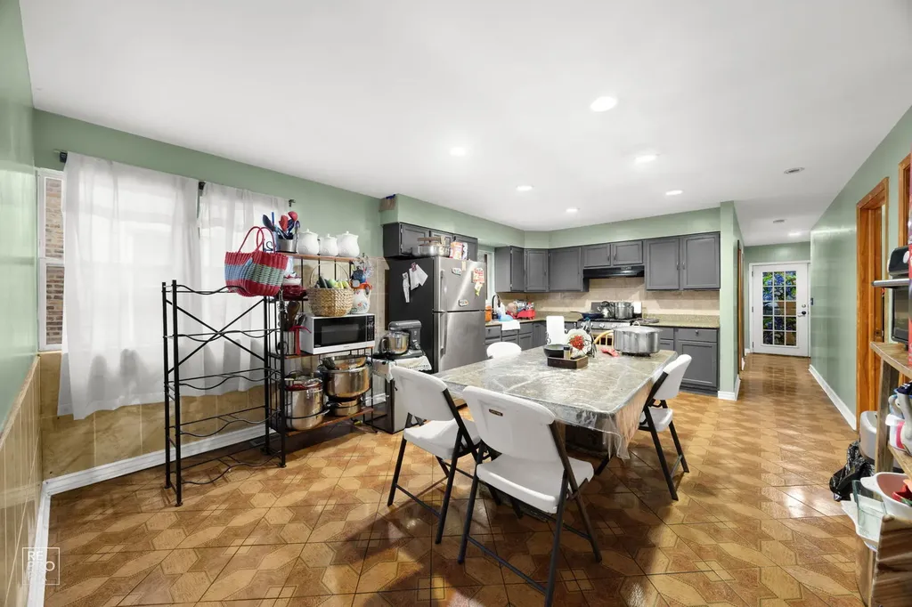 3432 West 60th Place Chicago IL 60629