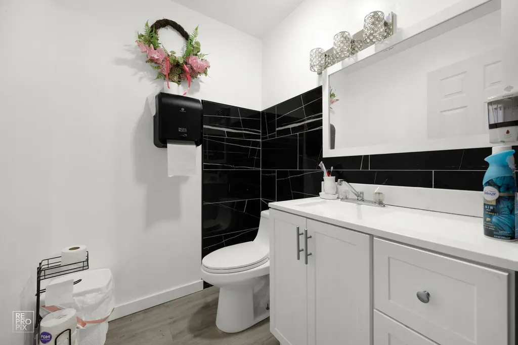 3432 West 60th Place Chicago IL 60629