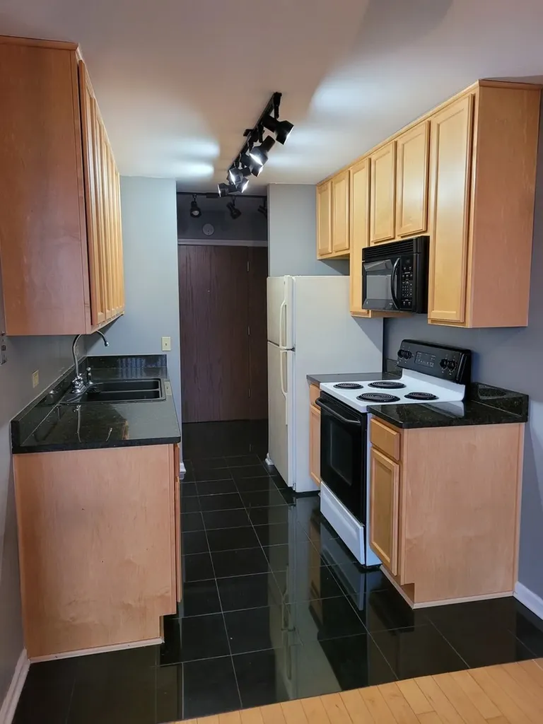 6000 Oakwood Drive Lisle IL 60532