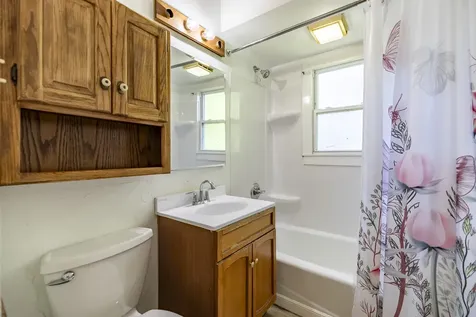 17633 Roy Street Lansing IL 60438
