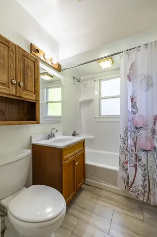 17633 Roy Street Lansing IL 60438