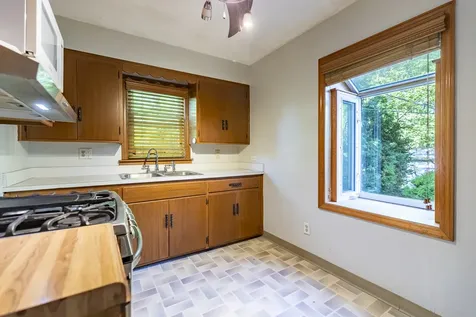 17633 Roy Street Lansing IL 60438