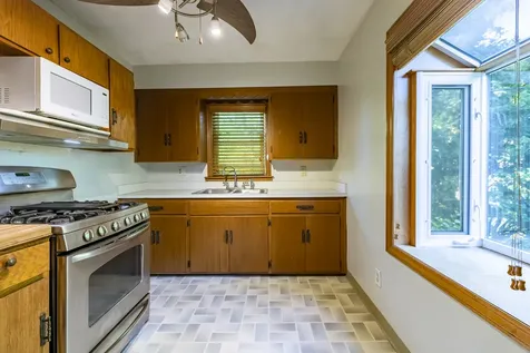 17633 Roy Street Lansing IL 60438