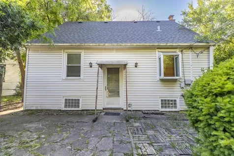17633 Roy Street Lansing IL 60438