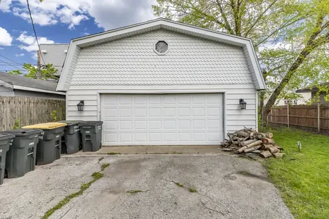 18437 Chicago Avenue Lansing IL 60438