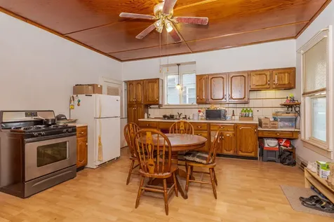 214 West Owsley Street Chenoa IL 61726