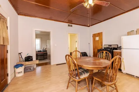 214 West Owsley Street Chenoa IL 61726