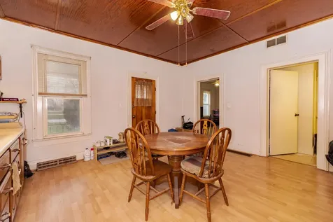 214 West Owsley Street Chenoa IL 61726