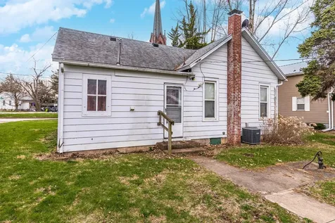 214 West Owsley Street Chenoa IL 61726