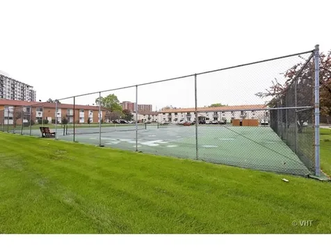 8816 North Western Avenue Des Plaines IL 60016