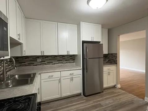 8816 North Western Avenue Des Plaines IL 60016