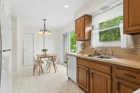 1000 West Hunting Drive Palatine IL 60067