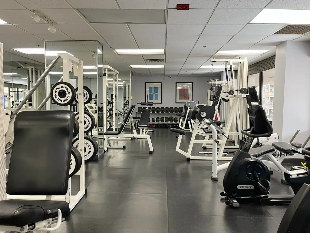 5320 North Sheridan Road Chicago IL 60640