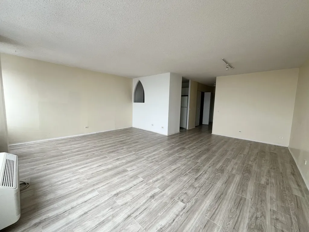5320 North Sheridan Road Chicago IL 60640