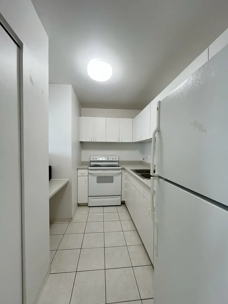5320 North Sheridan Road Chicago IL 60640