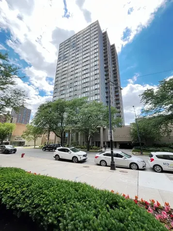 5320 North Sheridan Road Chicago IL 60640