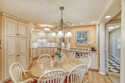 10 East Burlington Street Riverside IL 60546