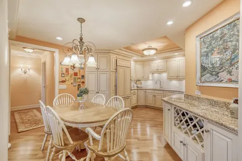 10 East Burlington Street Riverside IL 60546