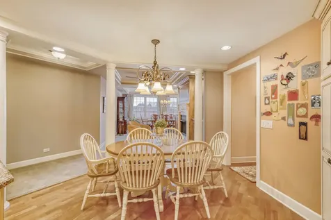 10 East Burlington Street Riverside IL 60546