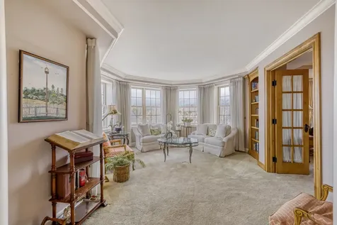 10 East Burlington Street Riverside IL 60546