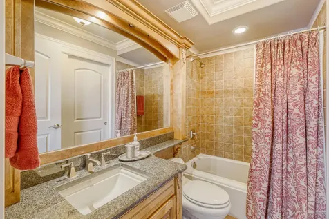 10 East Burlington Street Riverside IL 60546