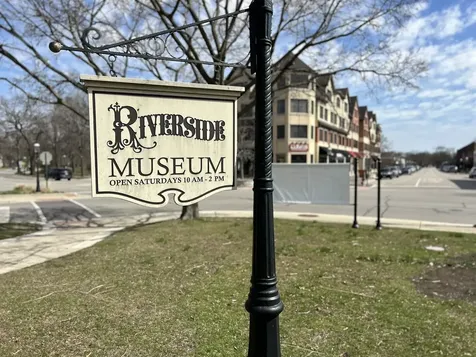 10 East Burlington Street Riverside IL 60546