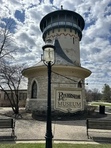 10 East Burlington Street Riverside IL 60546