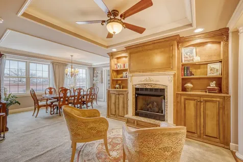 10 East Burlington Street Riverside IL 60546