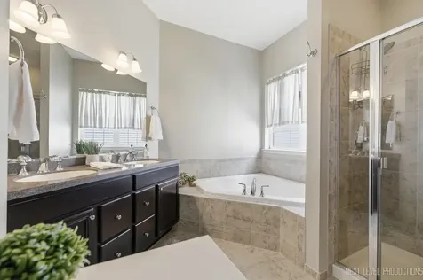 3844 Valhalla Drive Elgin IL 60124