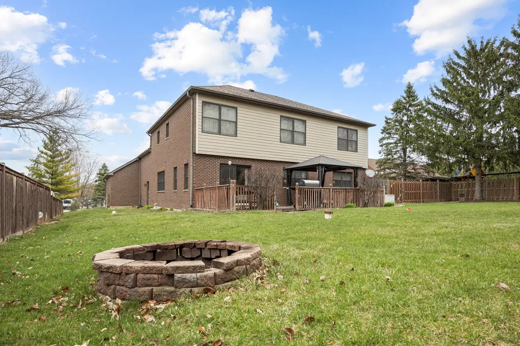23w531 West Walnut Street Roselle IL 60172
