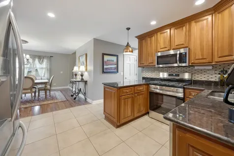 23w531 West Walnut Street Roselle IL 60172