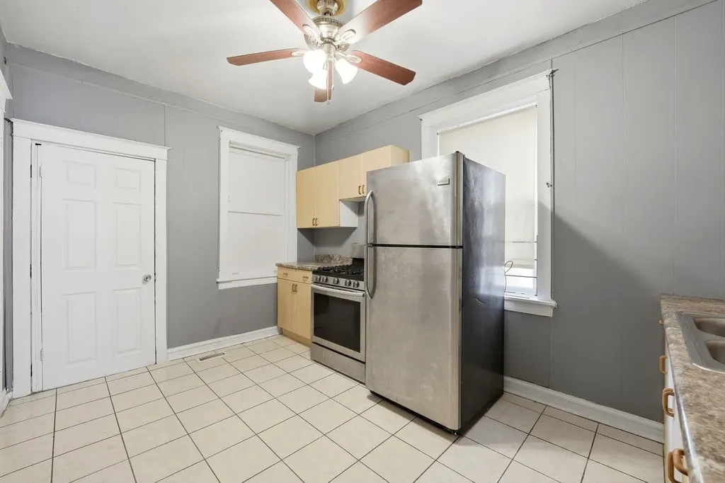 7923 South Carpenter Street Chicago IL 60620
