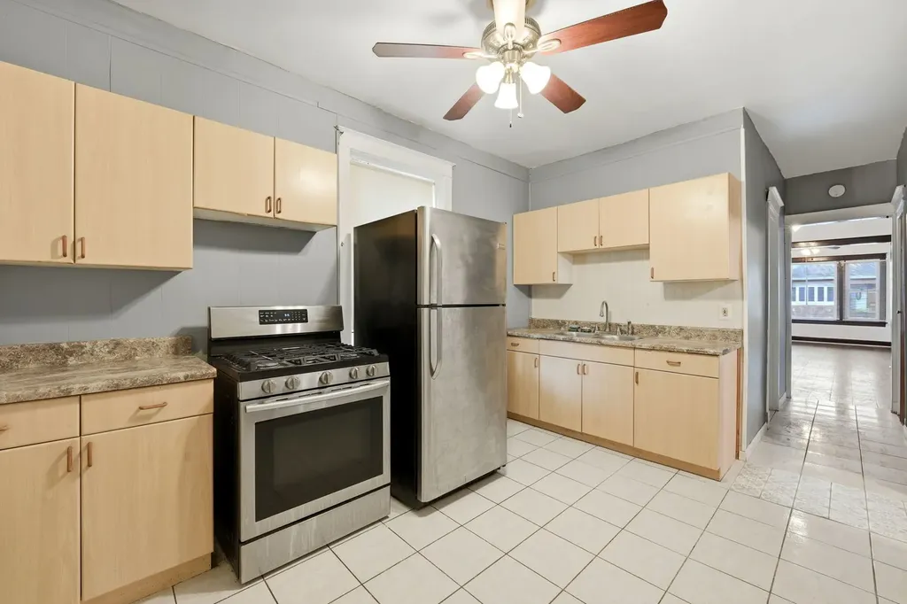 7923 South Carpenter Street Chicago IL 60620