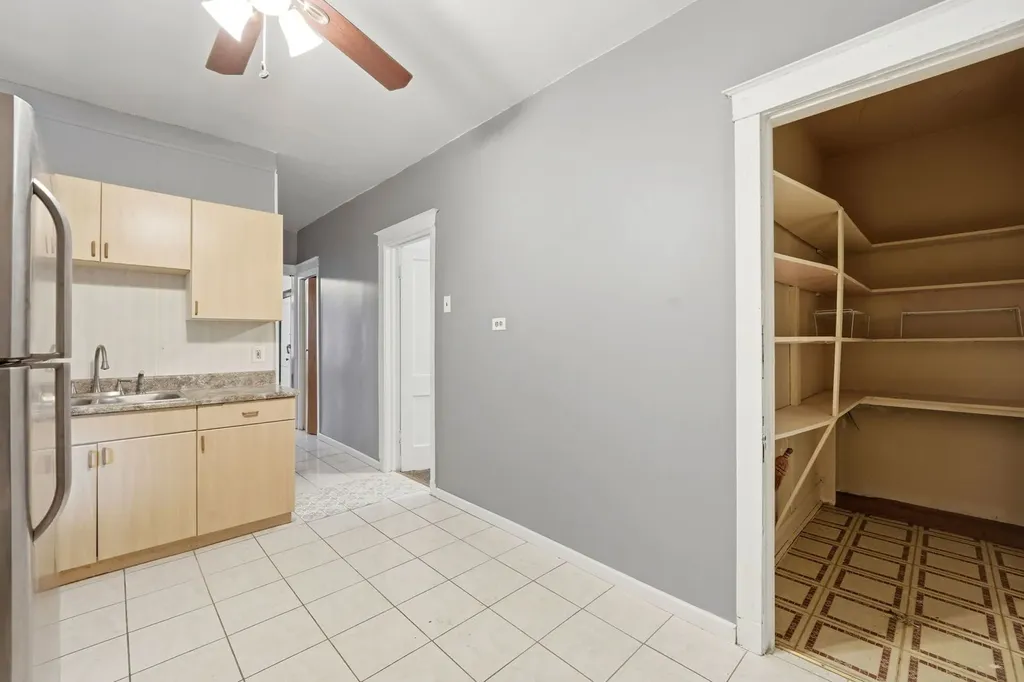 7923 South Carpenter Street Chicago IL 60620