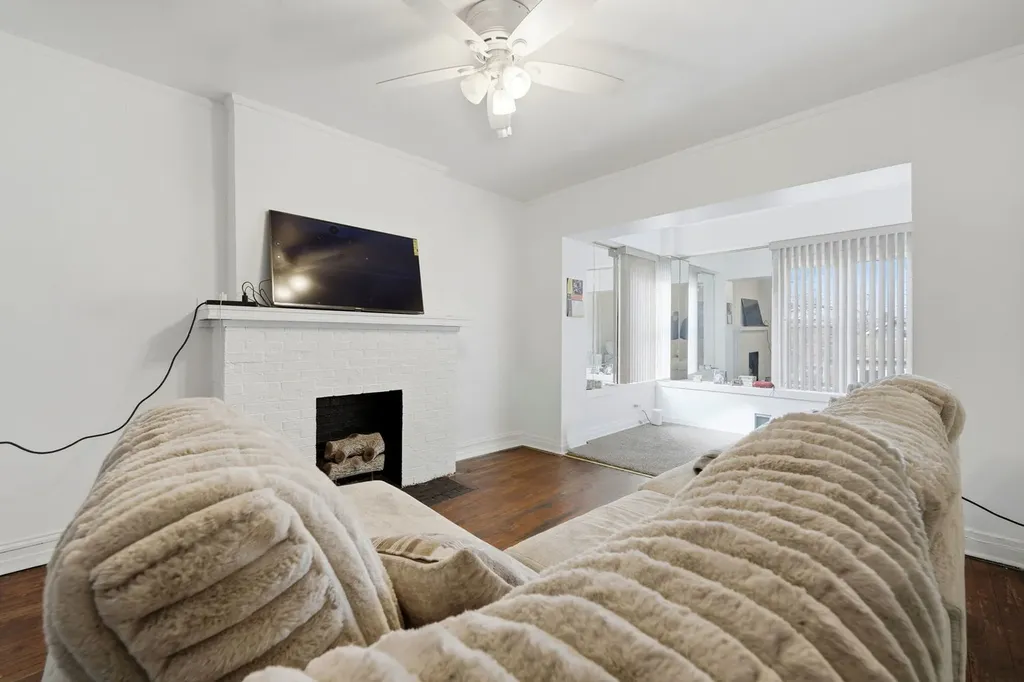 7923 South Carpenter Street Chicago IL 60620