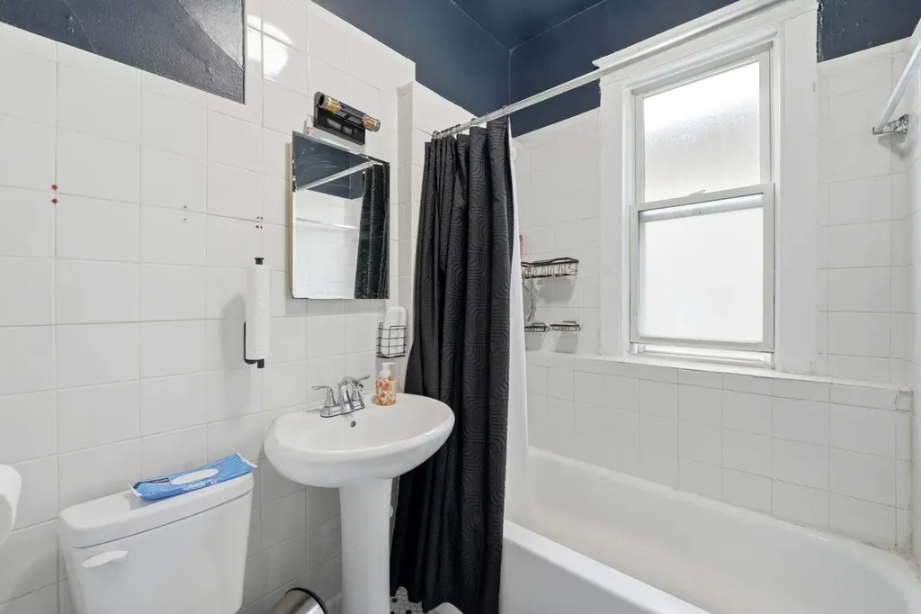 7923 South Carpenter Street Chicago IL 60620