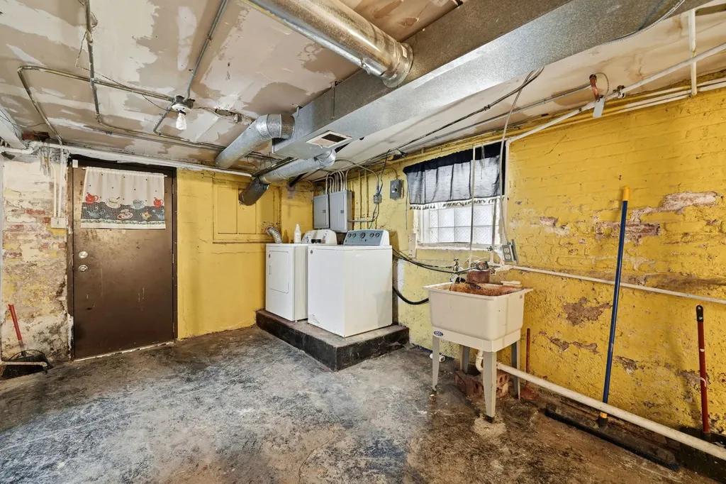 7923 South Carpenter Street Chicago IL 60620