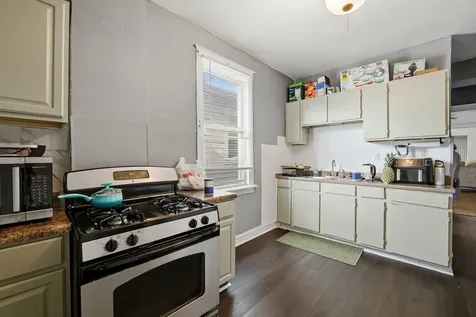 7923 South Carpenter Street Chicago IL 60620