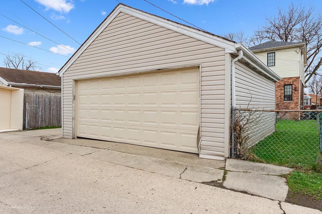 5139 South Leamington Avenue Chicago IL 60638