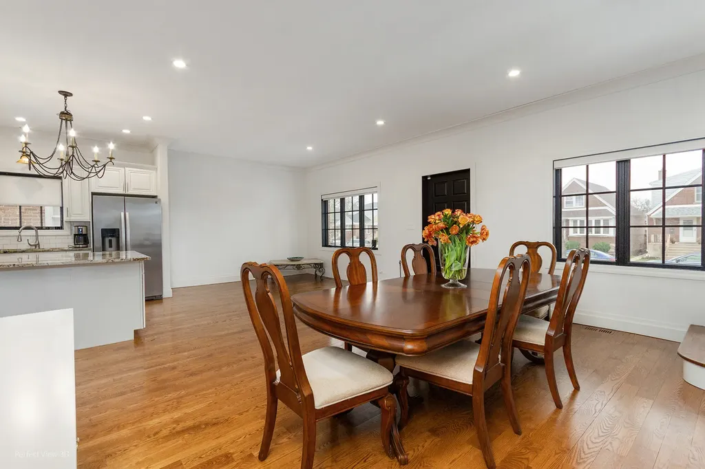 5139 South Leamington Avenue Chicago IL 60638