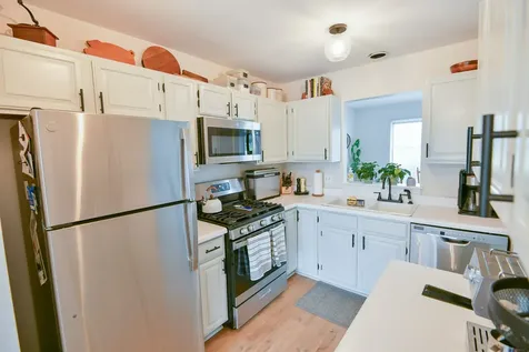 5690 Delaware Avenue Gurnee IL 60031