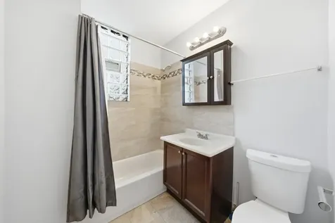 7242 South May Street Chicago IL 60621