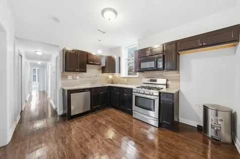7242 South May Street Chicago IL 60621