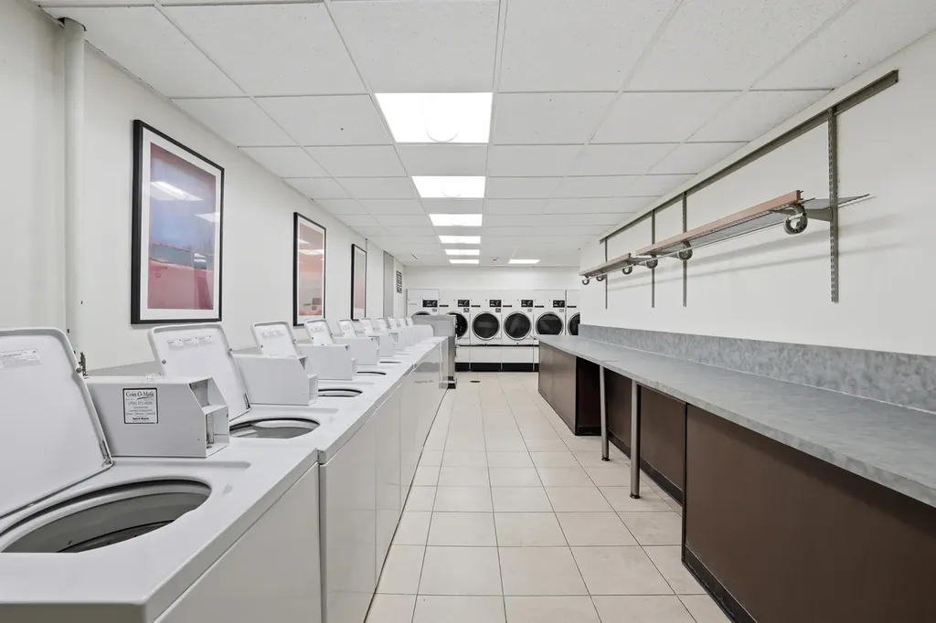 5701 North Sheridan Road Chicago IL 60660