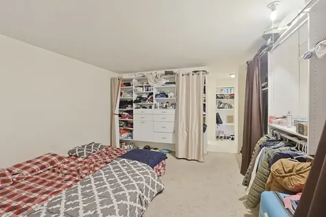 5701 North Sheridan Road Chicago IL 60660