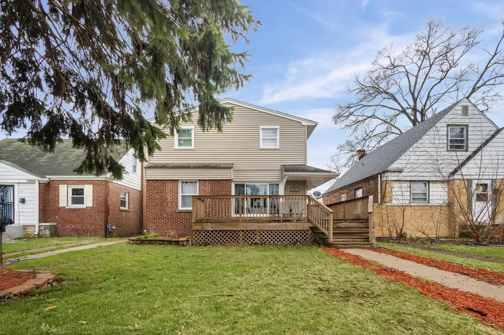41 166TH Place Calumet City IL 60409
