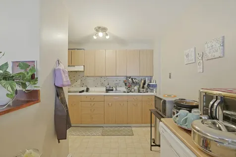 5701 North Sheridan Road Chicago IL 60660